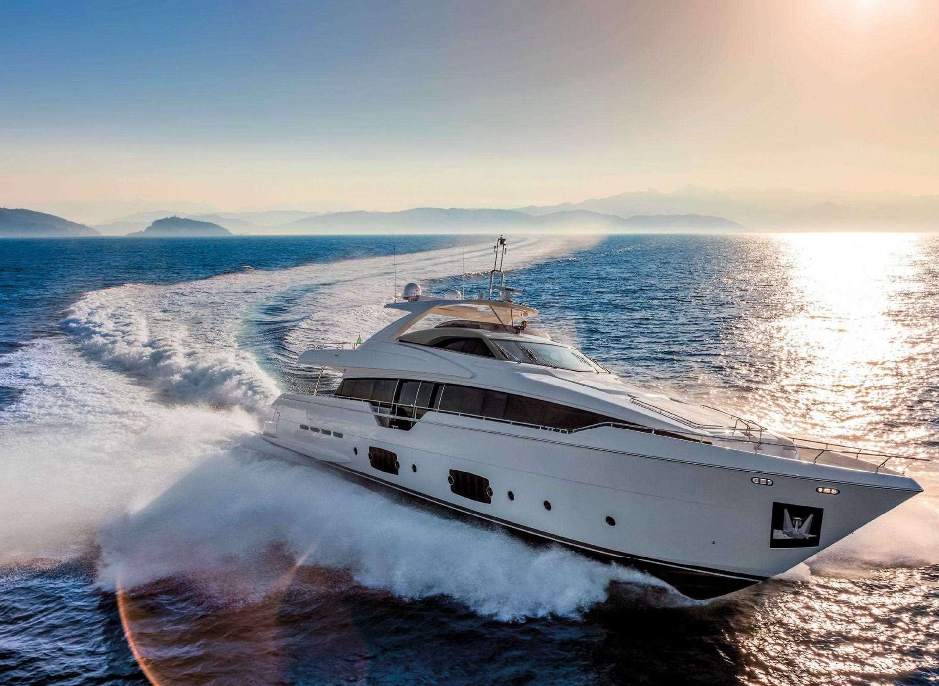 Ferretti 960